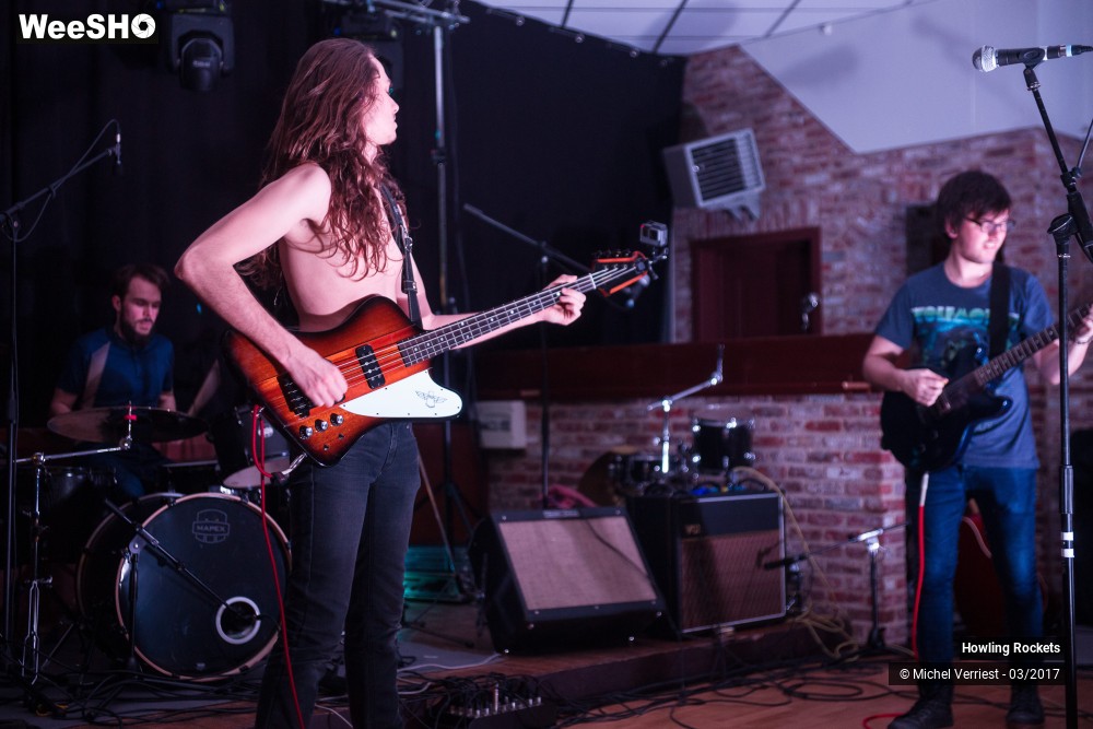 1/13 photos du spectacle Howling Rockets