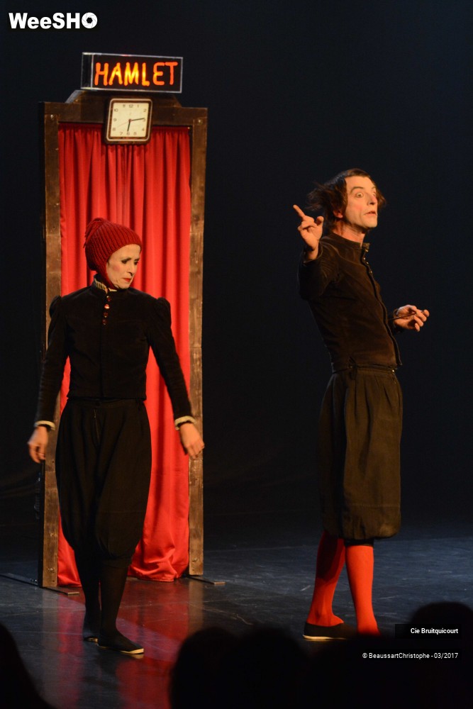 23/44 photos du spectacle Hamlet en 30 minutes