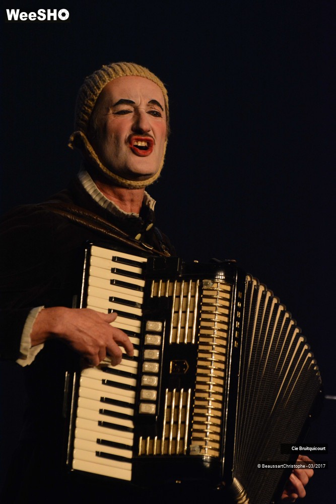 25/44 photos du spectacle Hamlet en 30 minutes