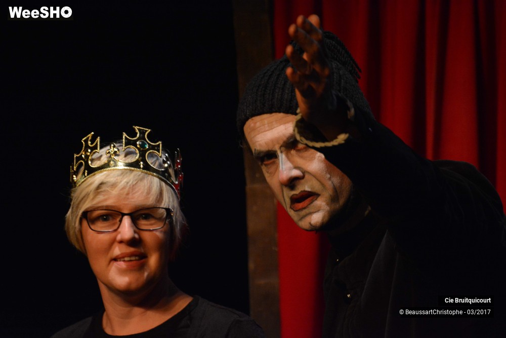 42/44 photos du spectacle Hamlet en 30 minutes