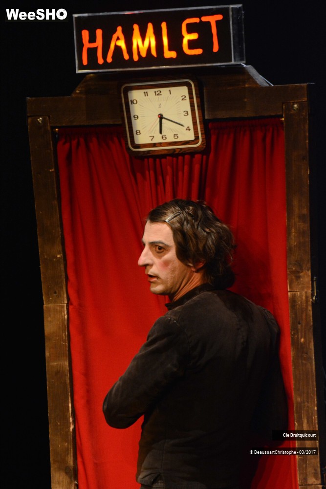 43/44 photos du spectacle Hamlet en 30 minutes