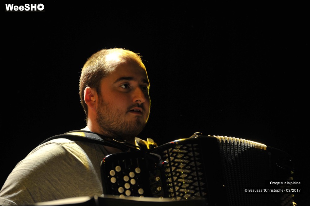 16/23 photos du spectacle Orage sur la plaine