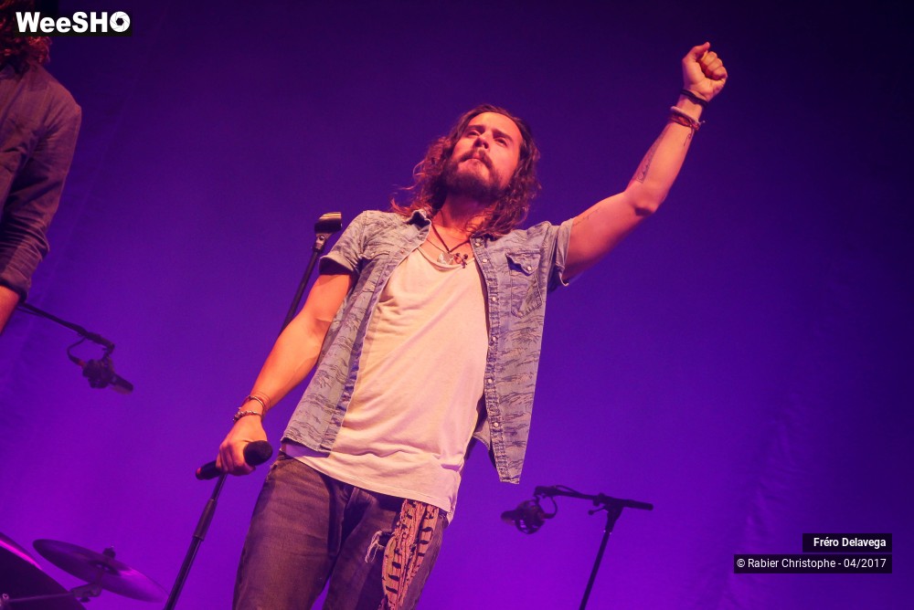 17/22 photos du spectacle Frero Delavega