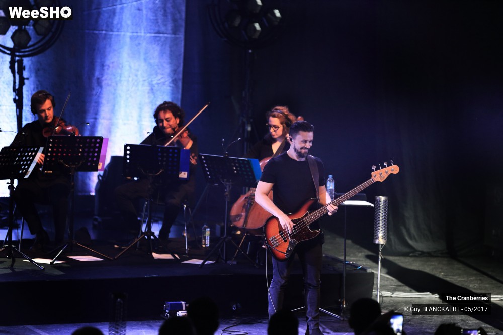 6/10 photos du spectacle The Cranberries