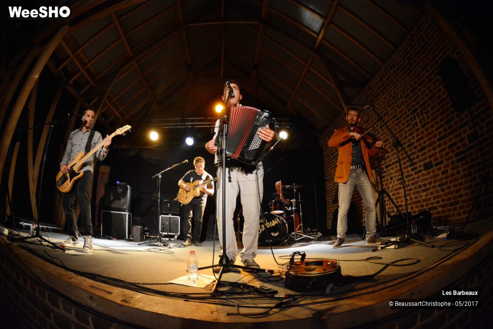 12/32 photos du spectacle Les Barbeaux