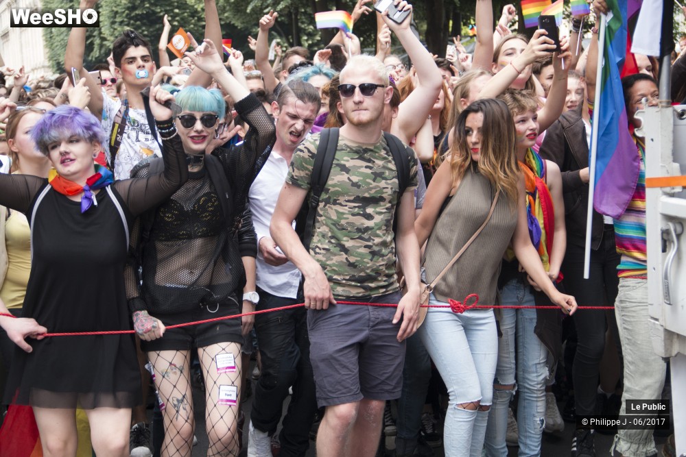 22/48 photos du spectacle Gay Pride