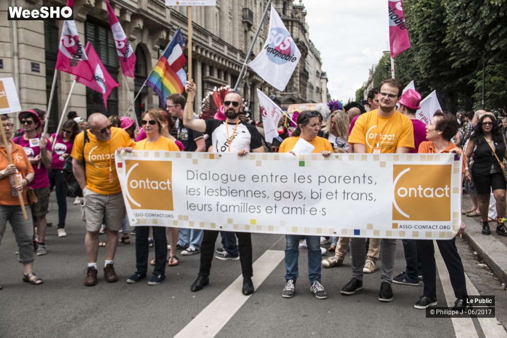 27/48 photos du spectacle Gay Pride