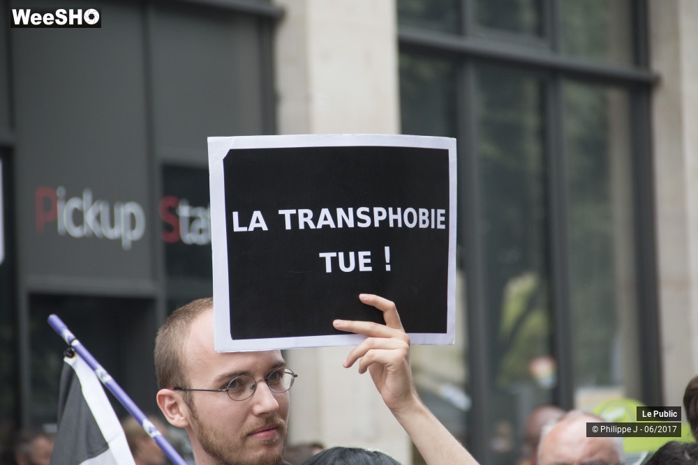 32/48 photos du spectacle Gay Pride