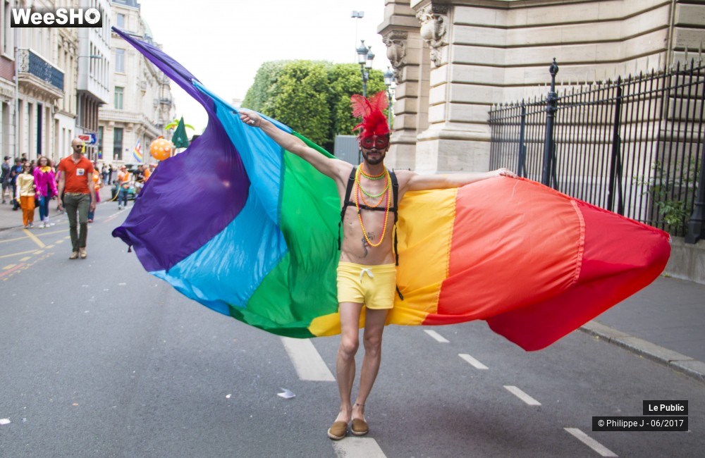 38/48 photos du spectacle Gay Pride