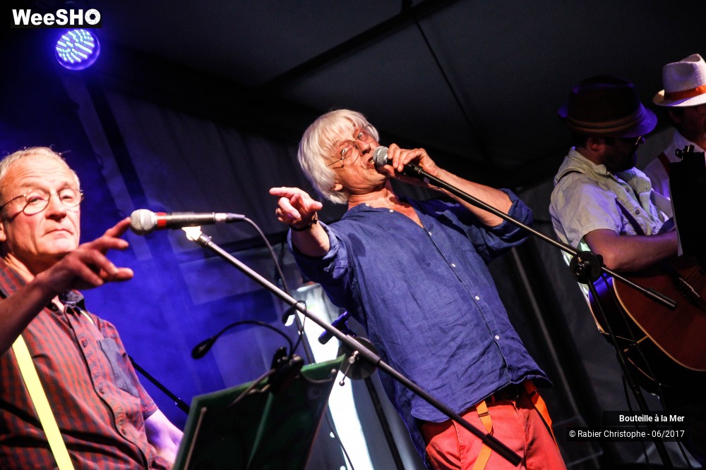 18/24 photos du spectacle Bouteille à la Mer