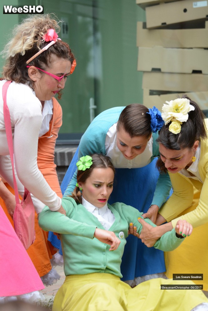 15/51 photos du spectacle Les Soeurs Goudron