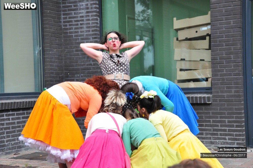 48/51 photos du spectacle Les Soeurs Goudron