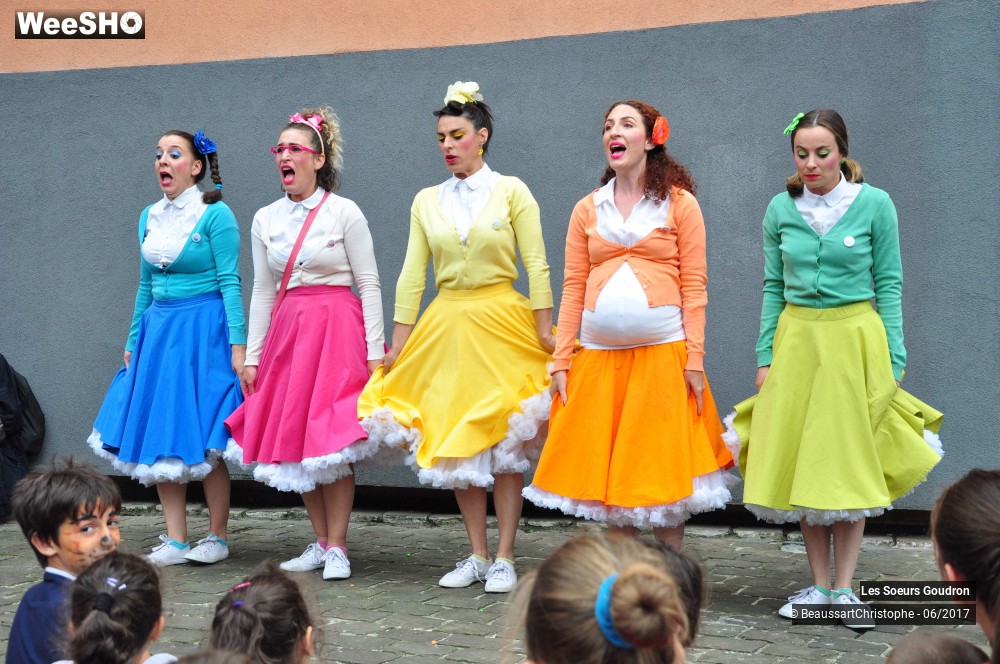 50/51 photos du spectacle Les Soeurs Goudron
