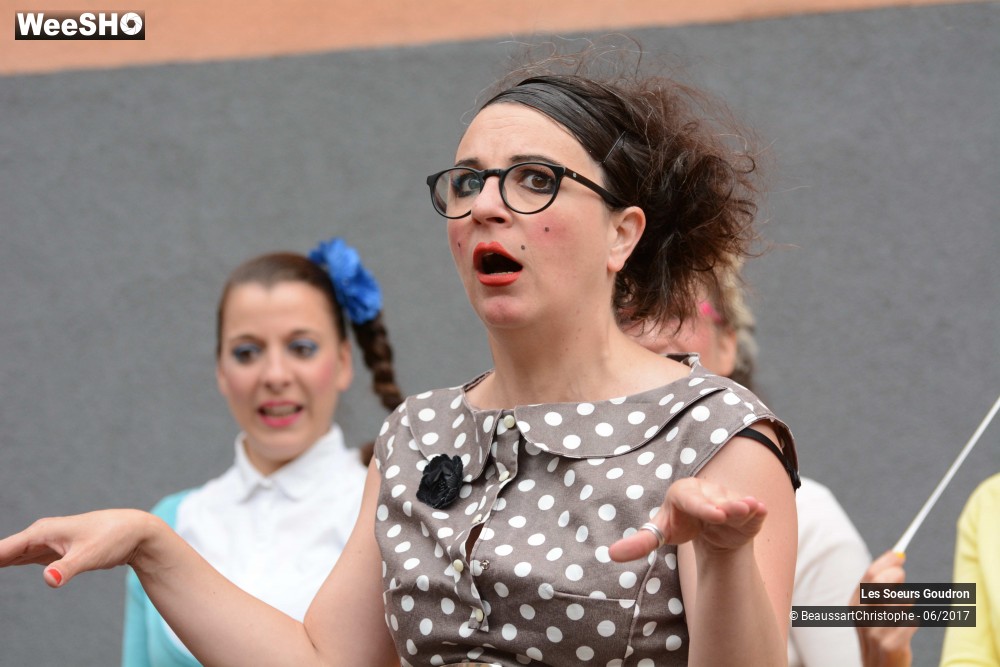 51/51 photos du spectacle Les Soeurs Goudron