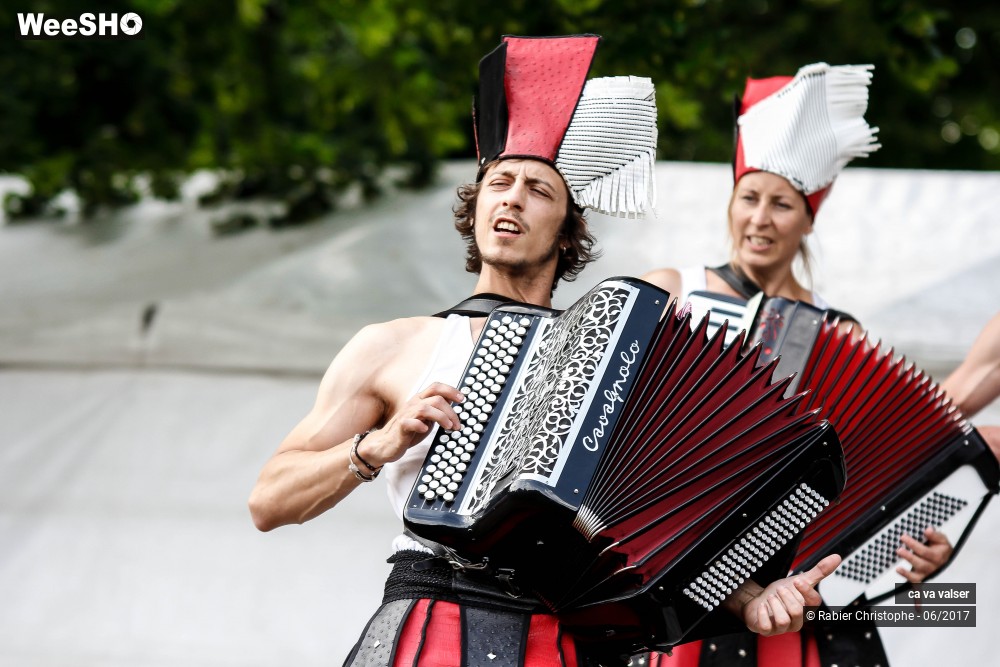 12/42 photos du spectacle ca va valser
