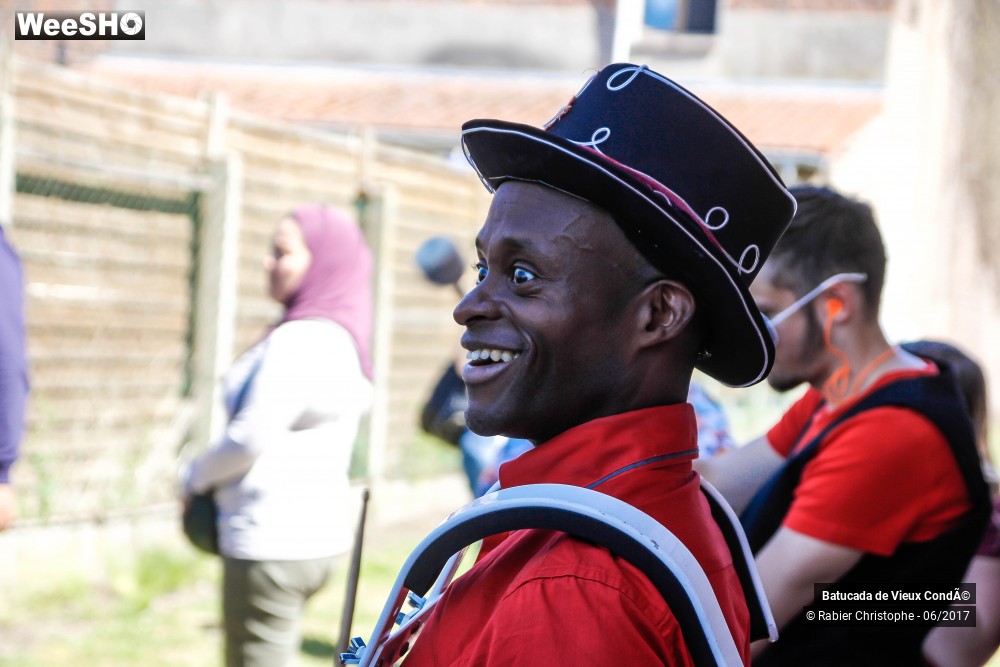 20/25 photos du spectacle batucada de vieux conde