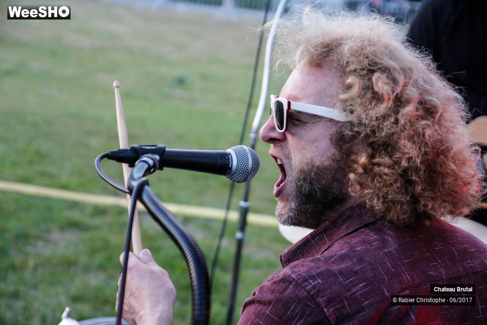 13/46 photos du spectacle Chateau Brutal