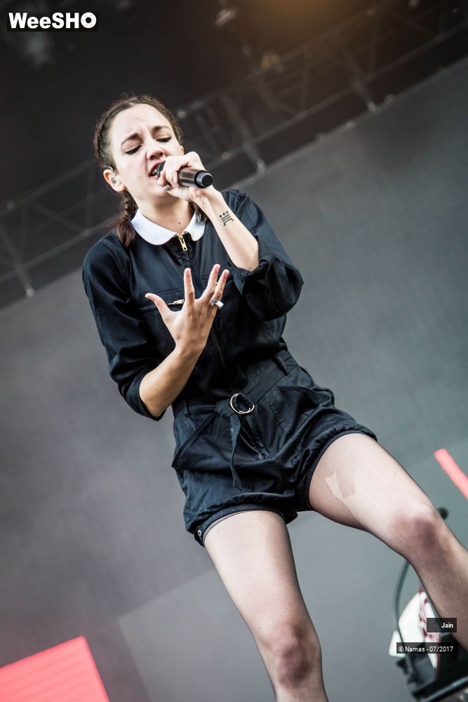 1/35 photos du spectacle Jain