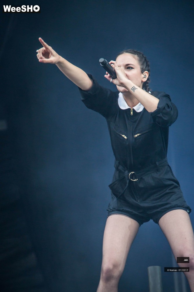 5/35 photos du spectacle Jain