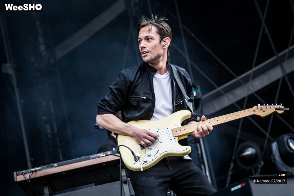 22/35 photos du spectacle Jain