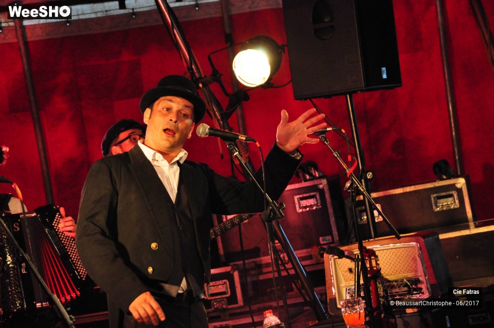 30/31 photos du spectacle Gaston