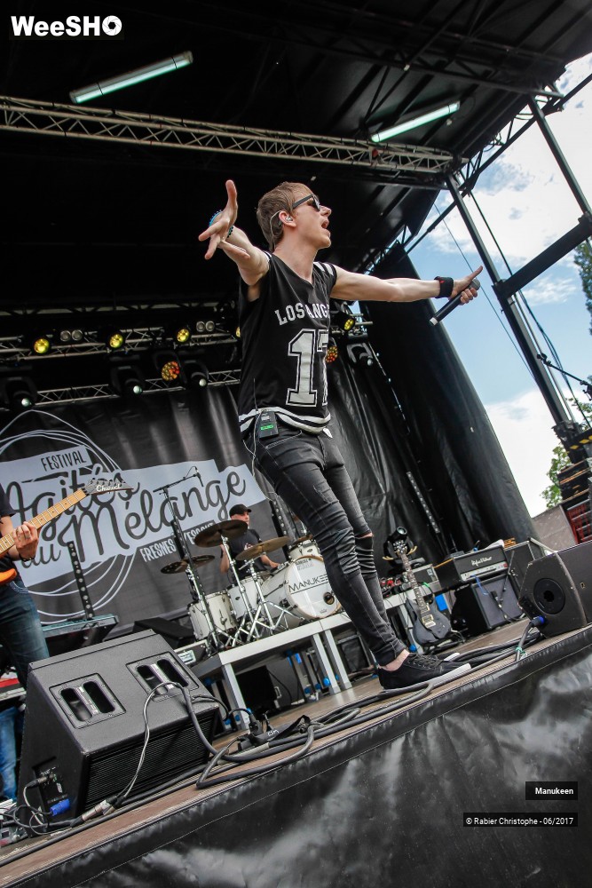 9/51 photos du spectacle Manukeen