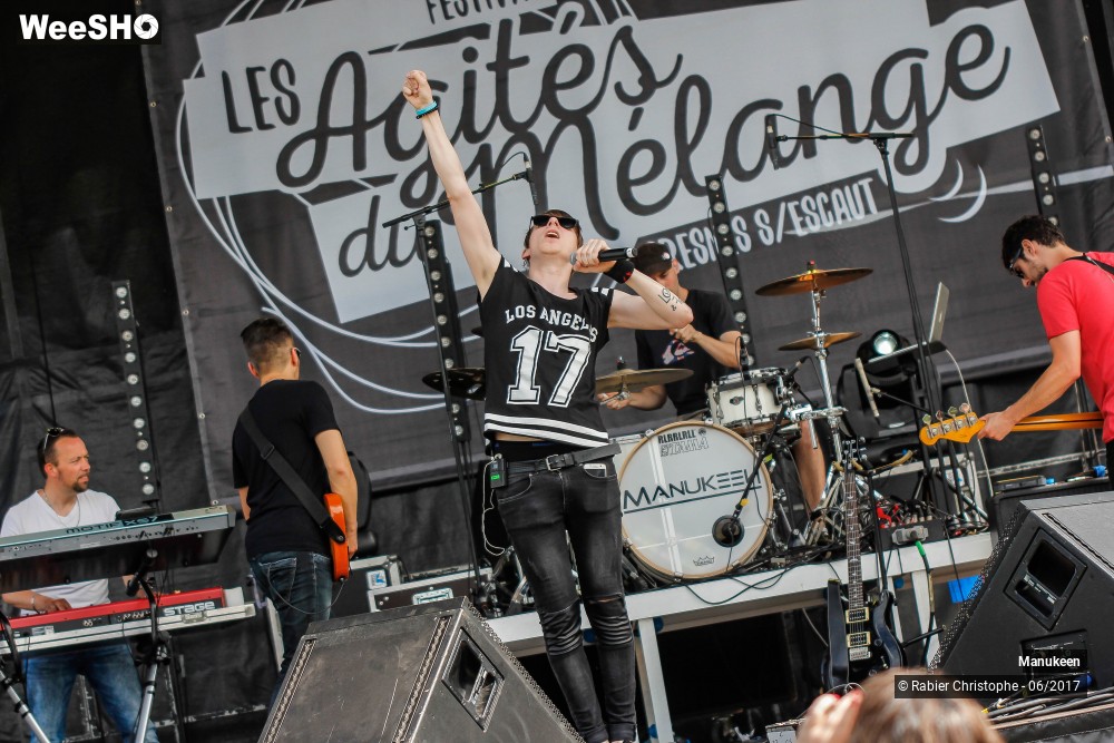 39/51 photos du spectacle Manukeen