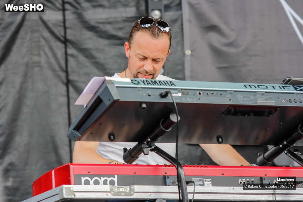 48/51 photos du spectacle Manukeen