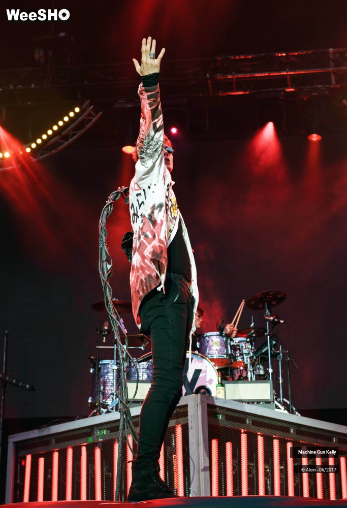 1/12 photos du spectacle Machine Gun Kelly