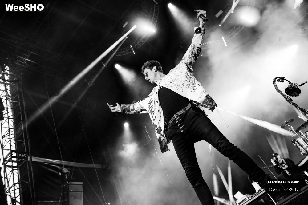 7/12 photos du spectacle Machine Gun Kelly