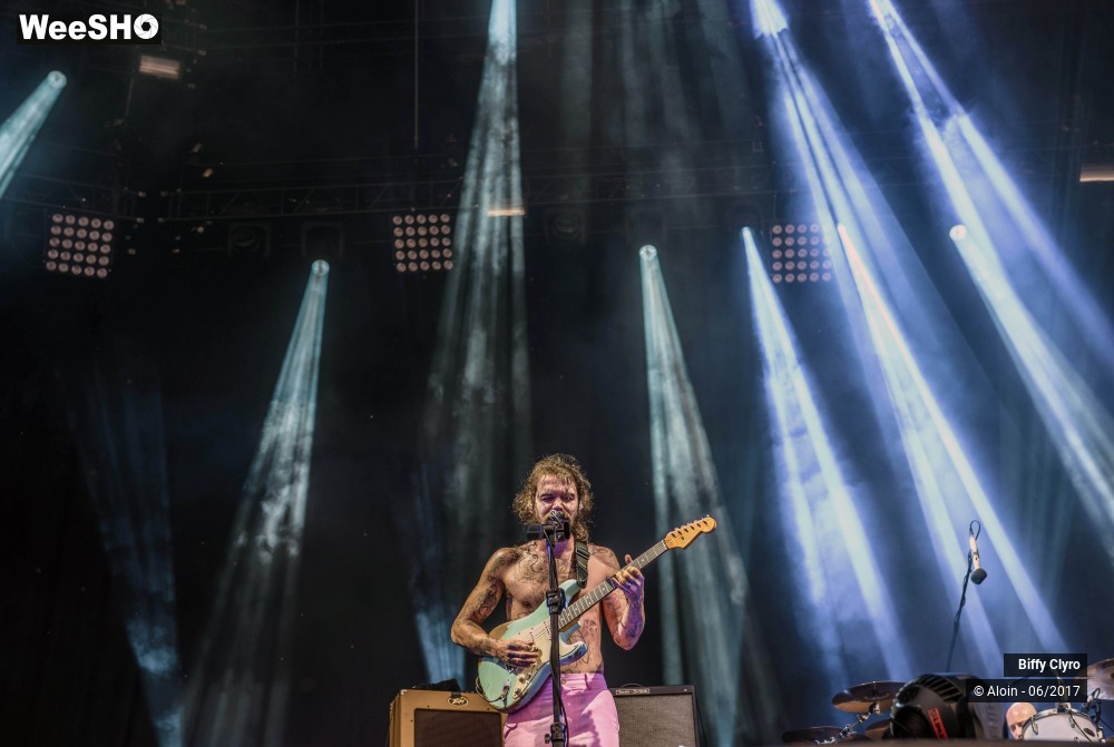 7/8 photos du spectacle Biffy Clyro