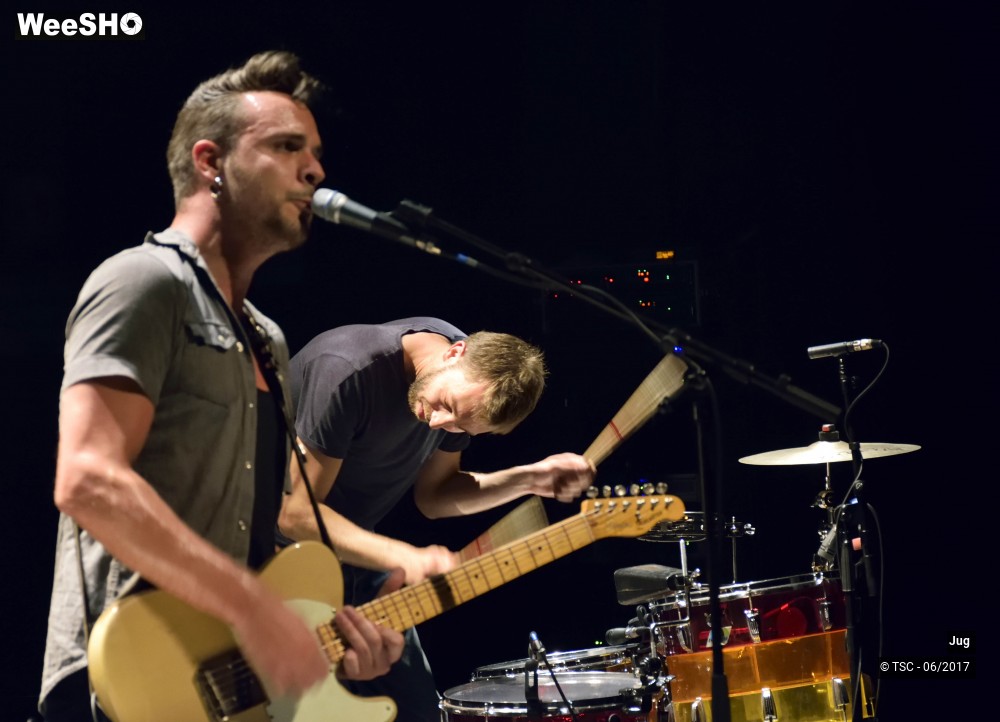 8/32 photos du spectacle Jug