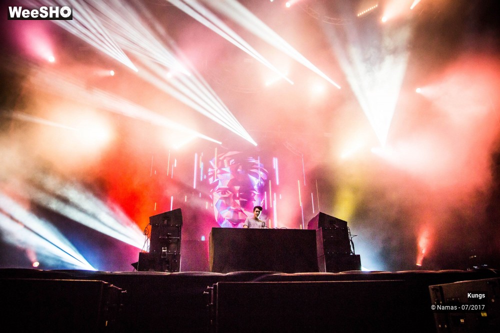 4/10 photos du spectacle Kungs