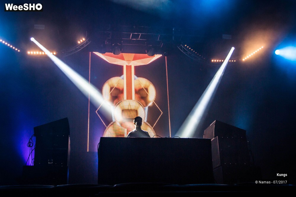 7/10 photos du spectacle Kungs