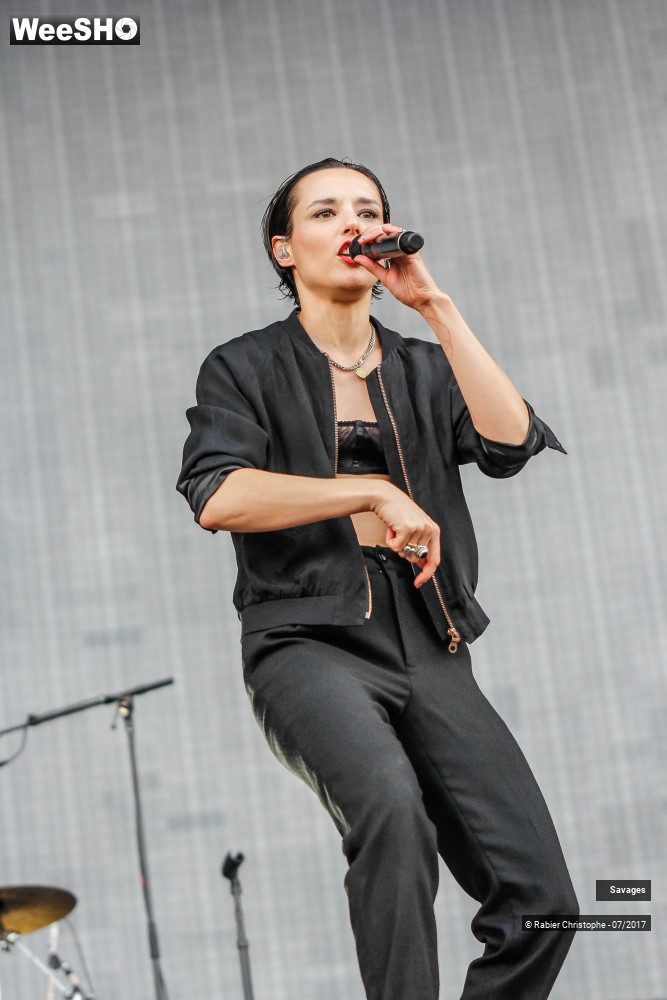 6/44 photos du spectacle Savages