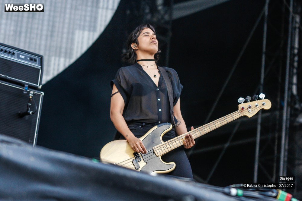 7/44 photos du spectacle Savages