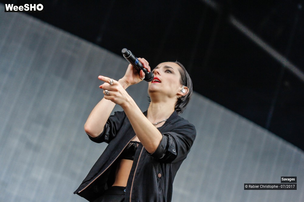 21/44 photos du spectacle Savages