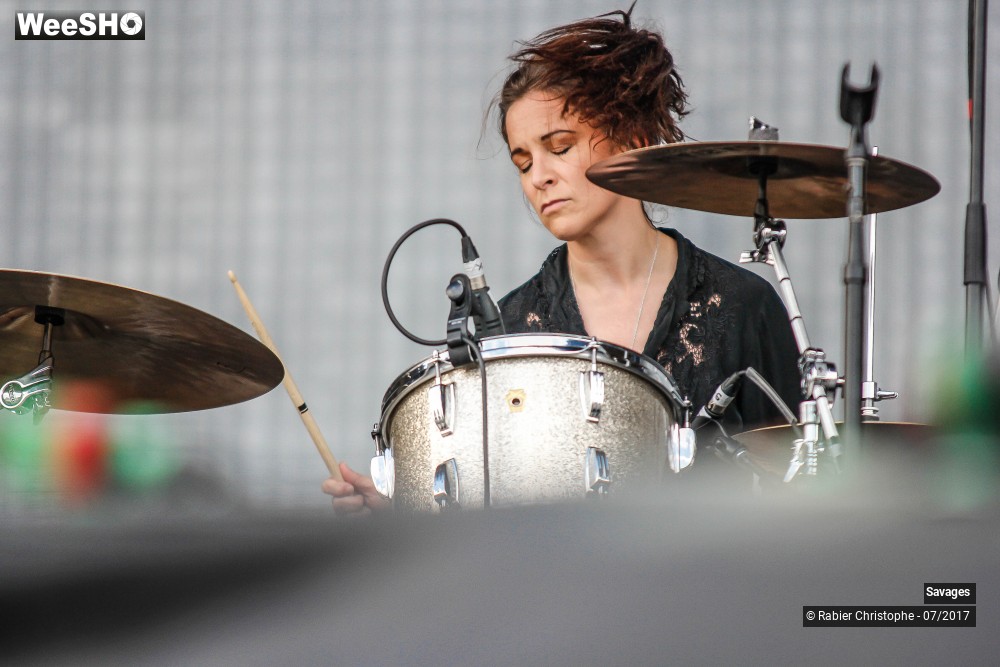 40/44 photos du spectacle Savages