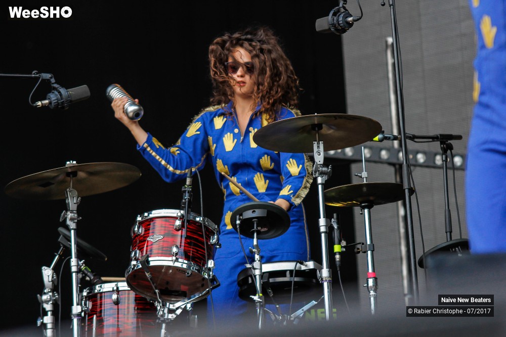 32/48 photos du spectacle Naive New Beaters