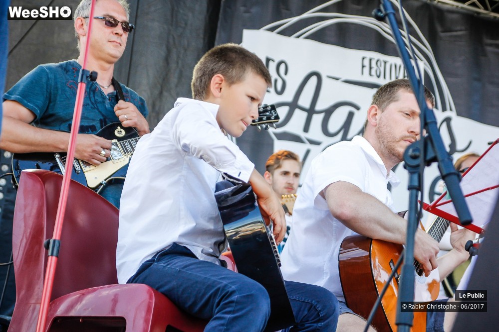 18/43 photos du spectacle Ambiance au Festival Les Agites du Melange 2017