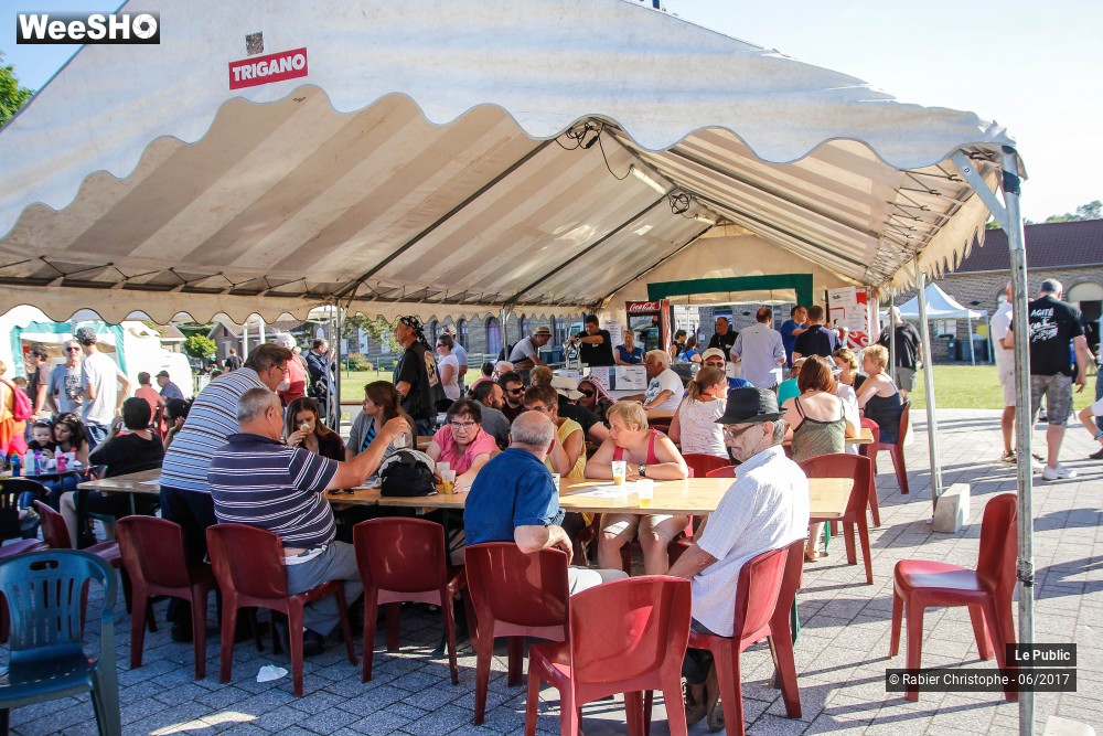 29/43 photos du spectacle Ambiance au Festival Les Agites du Melange 2017