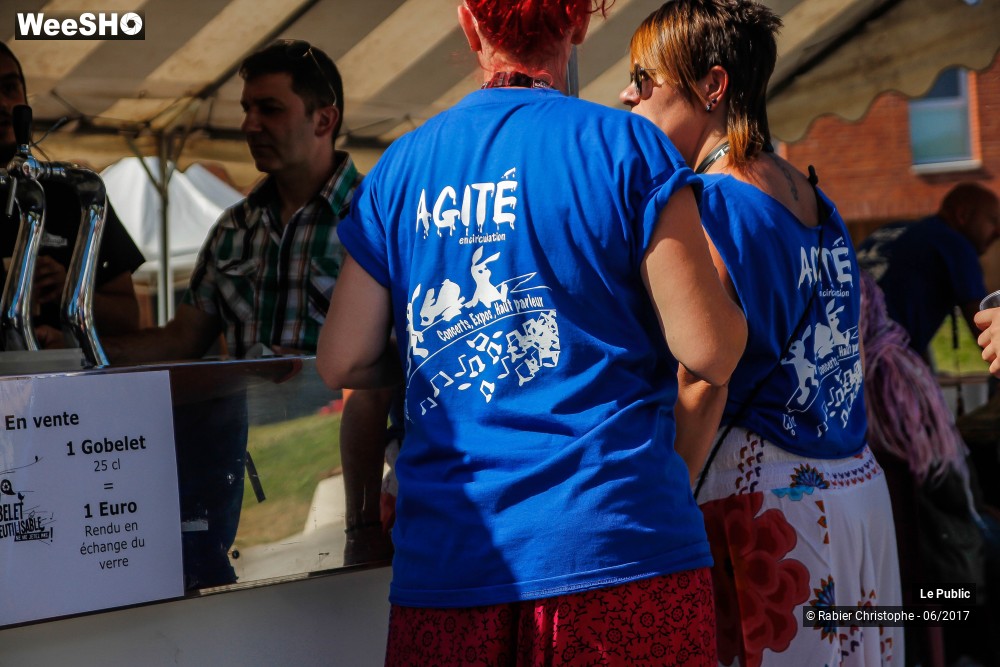 33/43 photos du spectacle Ambiance au Festival Les Agites du Melange 2017