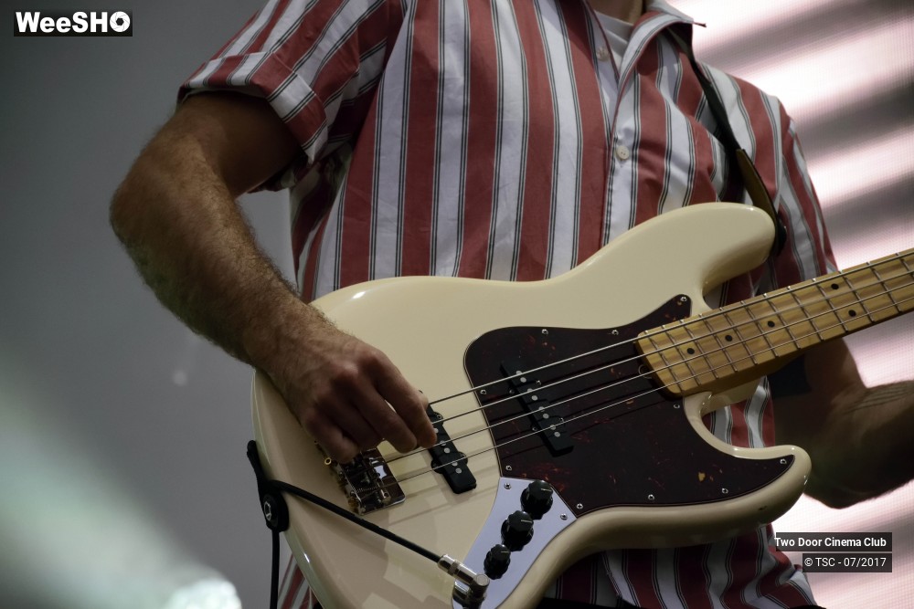 7/18 photos du spectacle Two Door Cinema Club