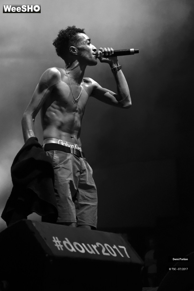 2/18 photos du spectacle Demi Portion