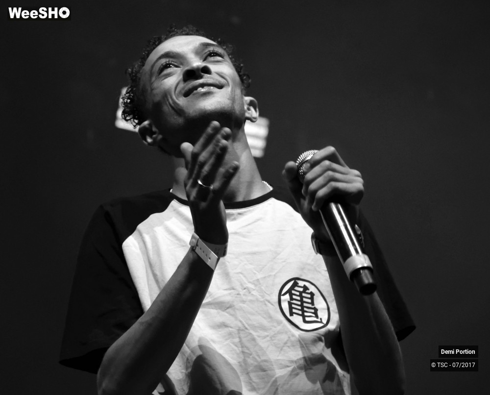 13/18 photos du spectacle Demi Portion