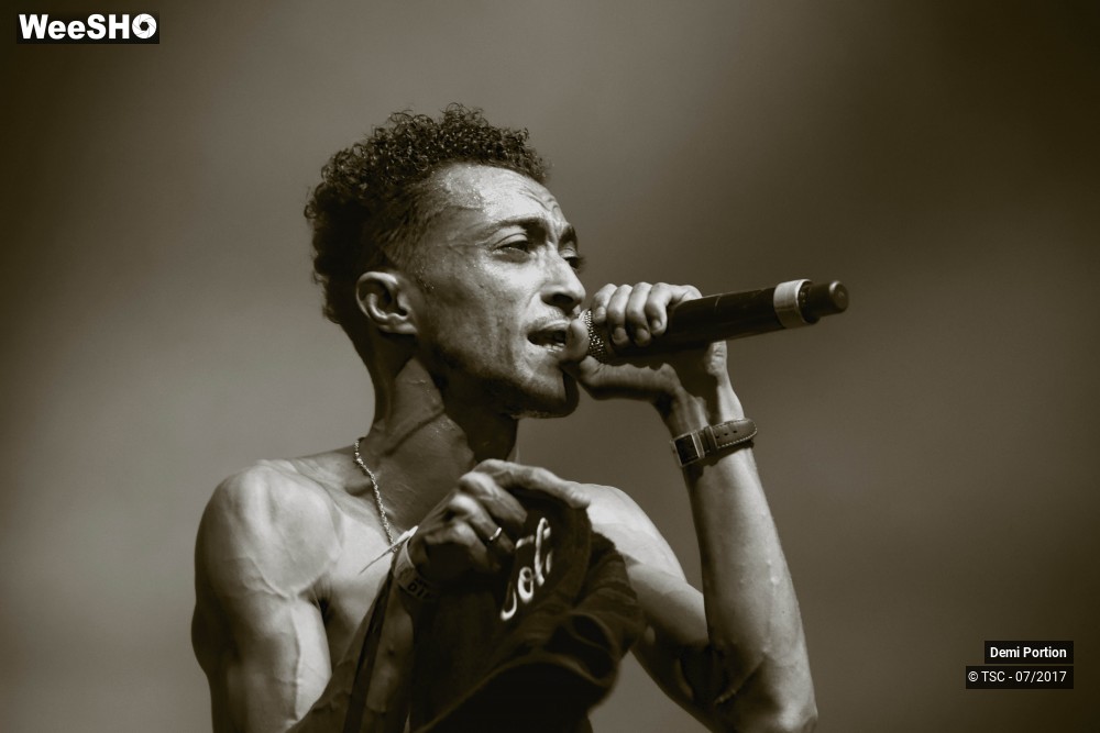 18/18 photos du spectacle Demi Portion