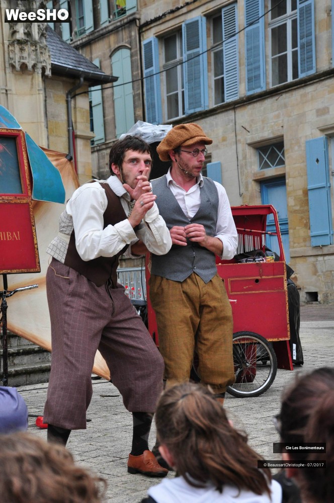 2/28 photos du spectacle Le Kamishibaï: Otto l´accessoiriste