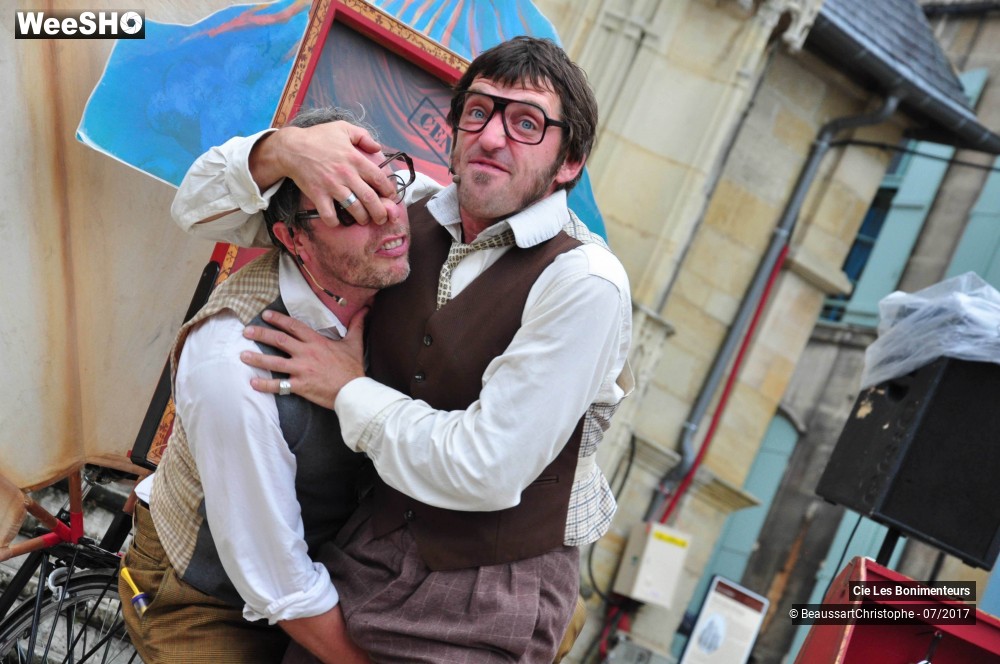 27/28 photos du spectacle Le Kamishibaï: Otto l´accessoiriste