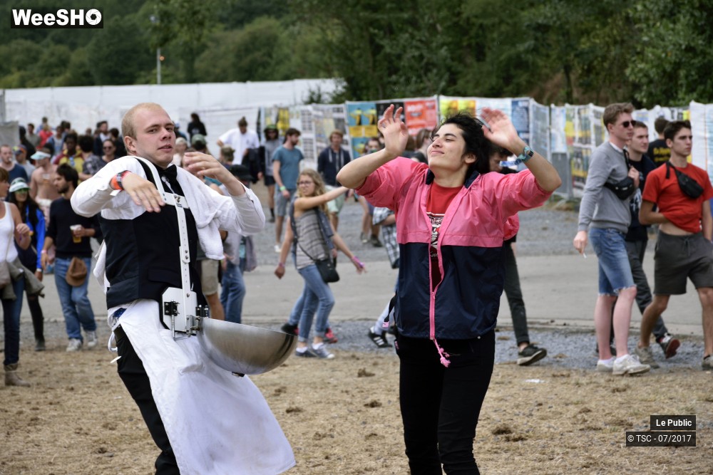 2/31 photos du spectacle Ambiance Dour Festival 2017 Jour 2