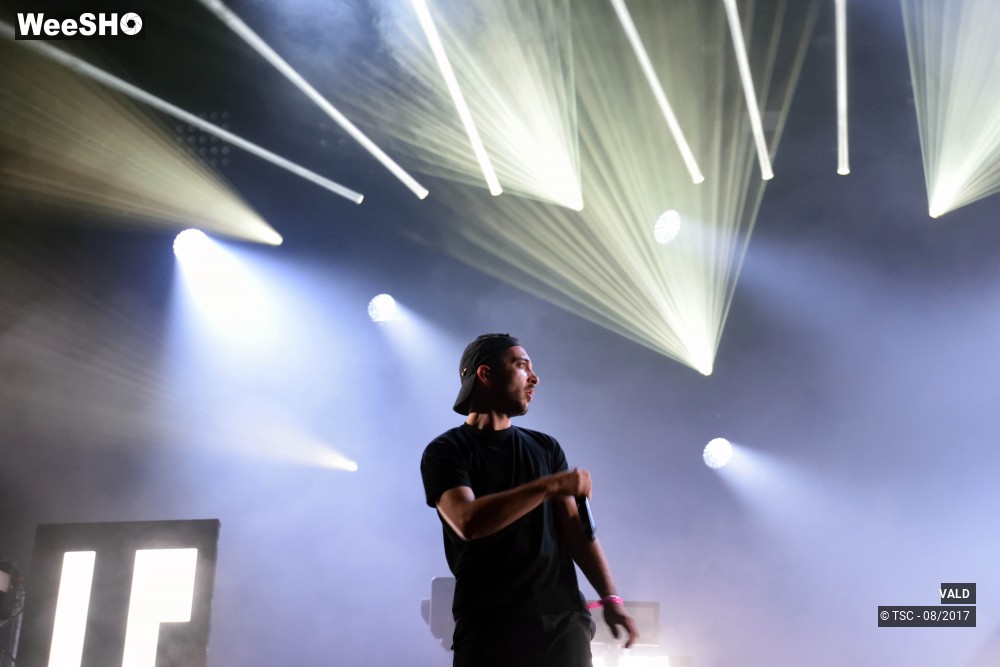 14/15 photos du spectacle Vald